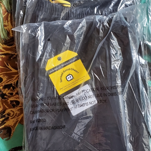 Womens scrubs - Picture 2 of 2